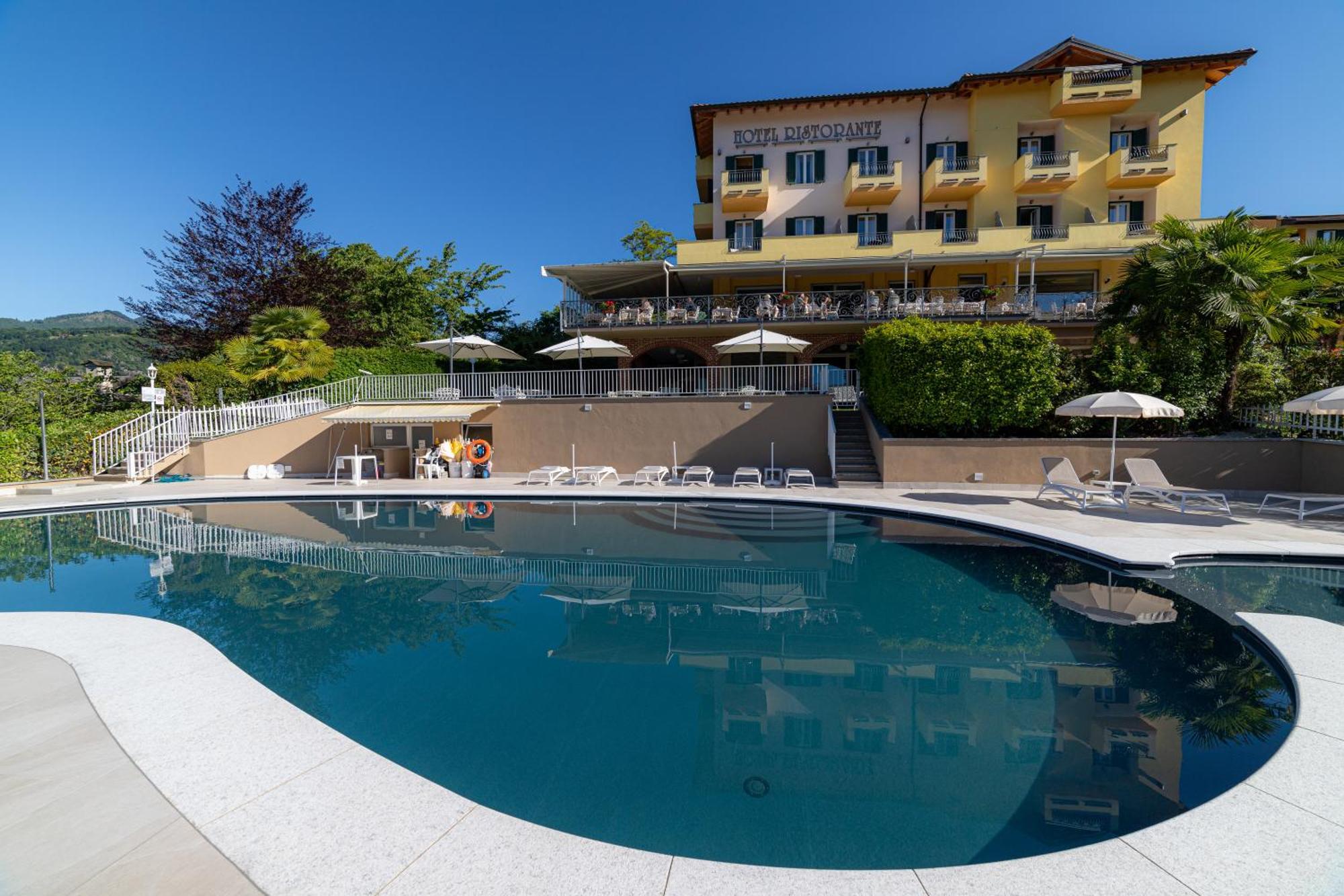 Hotel La Bussola Orta San Giulio Exterior photo