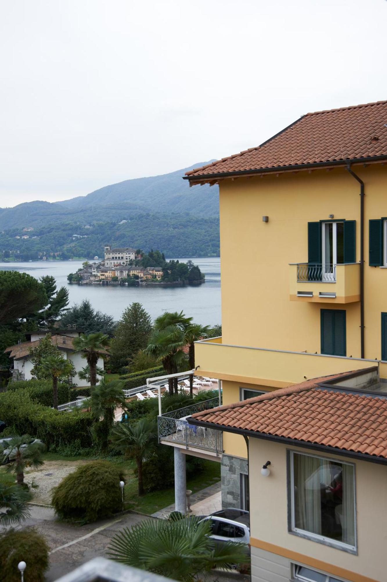 Hotel La Bussola Orta San Giulio Exterior photo