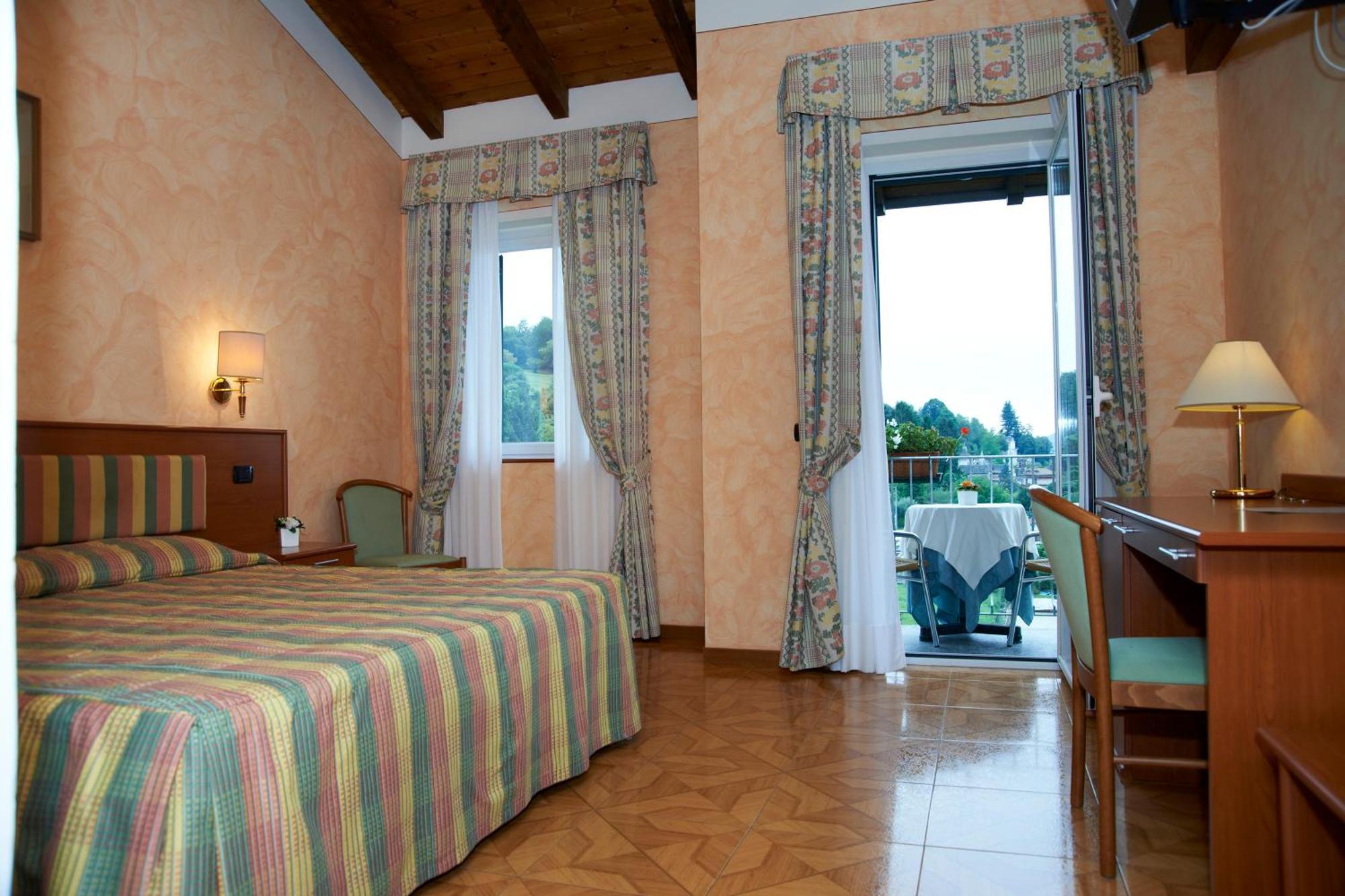 Hotel La Bussola Orta San Giulio Exterior photo