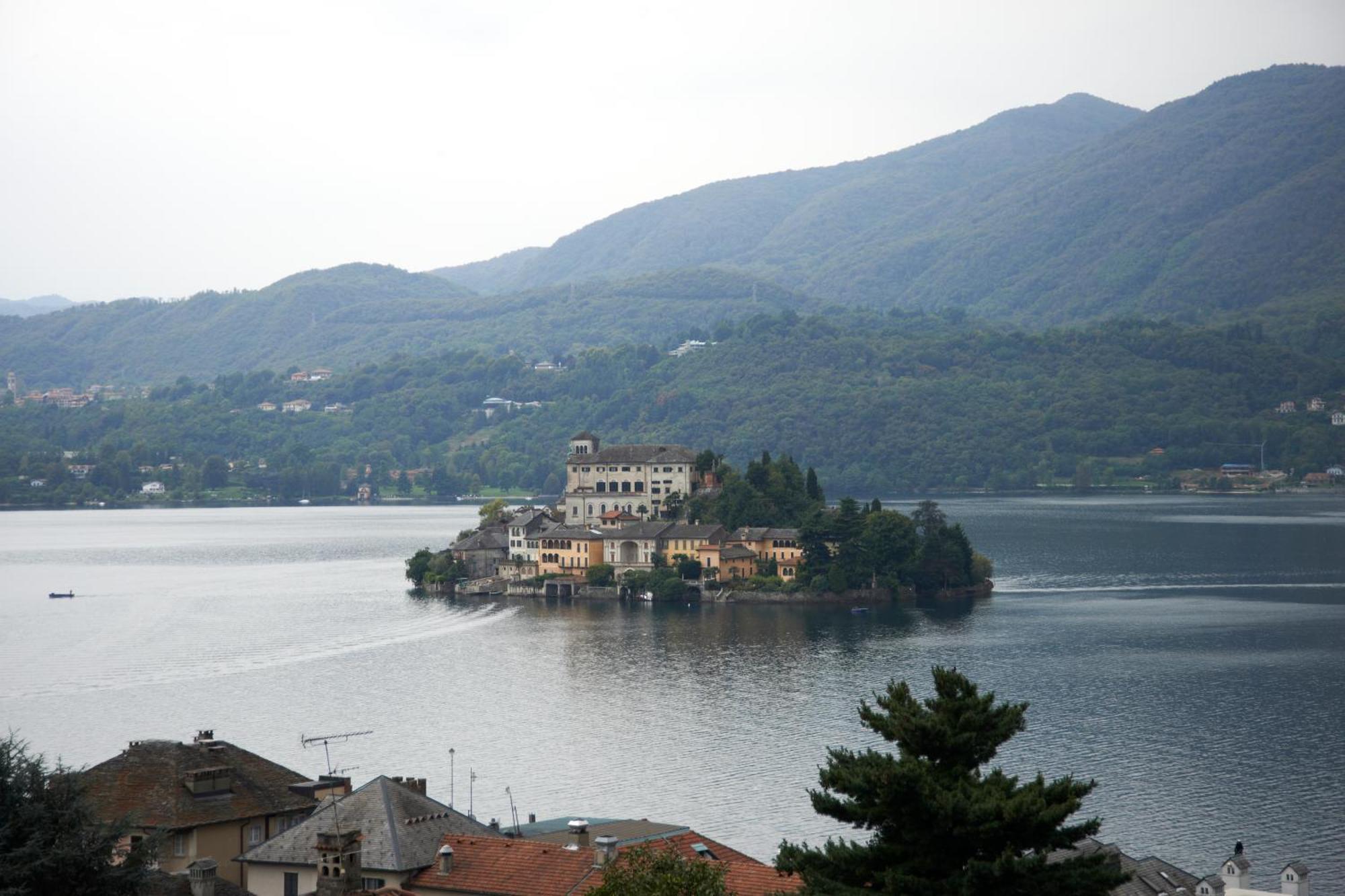 Hotel La Bussola Orta San Giulio Exterior photo
