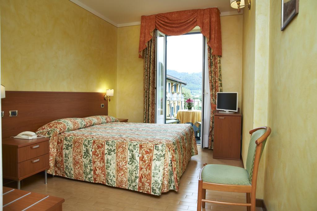 Hotel La Bussola Orta San Giulio Room photo