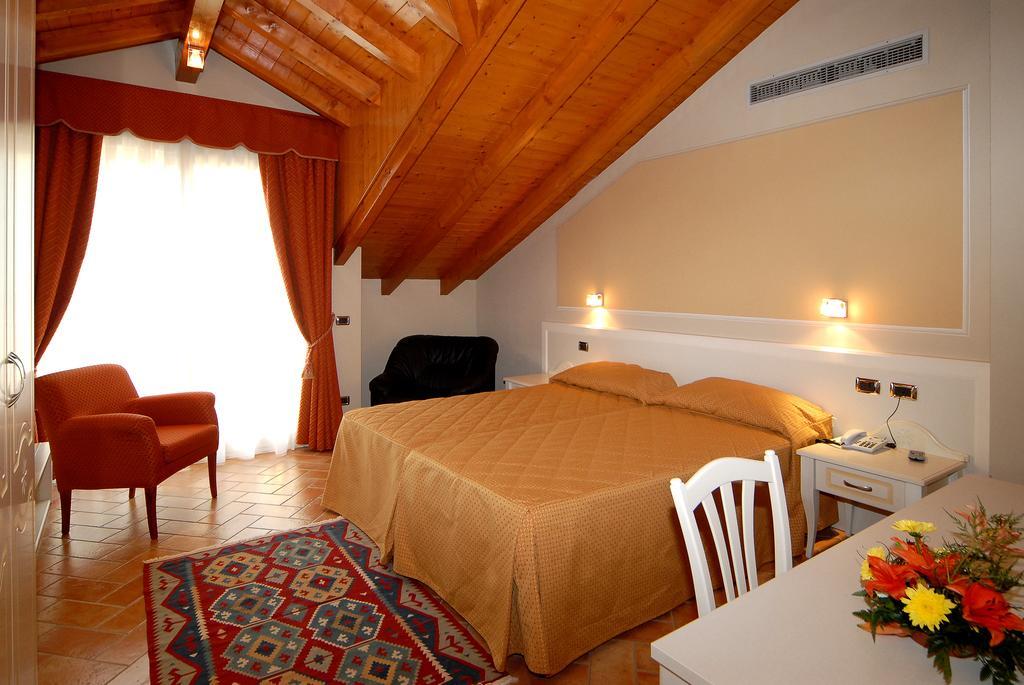 Hotel La Bussola Orta San Giulio Exterior photo